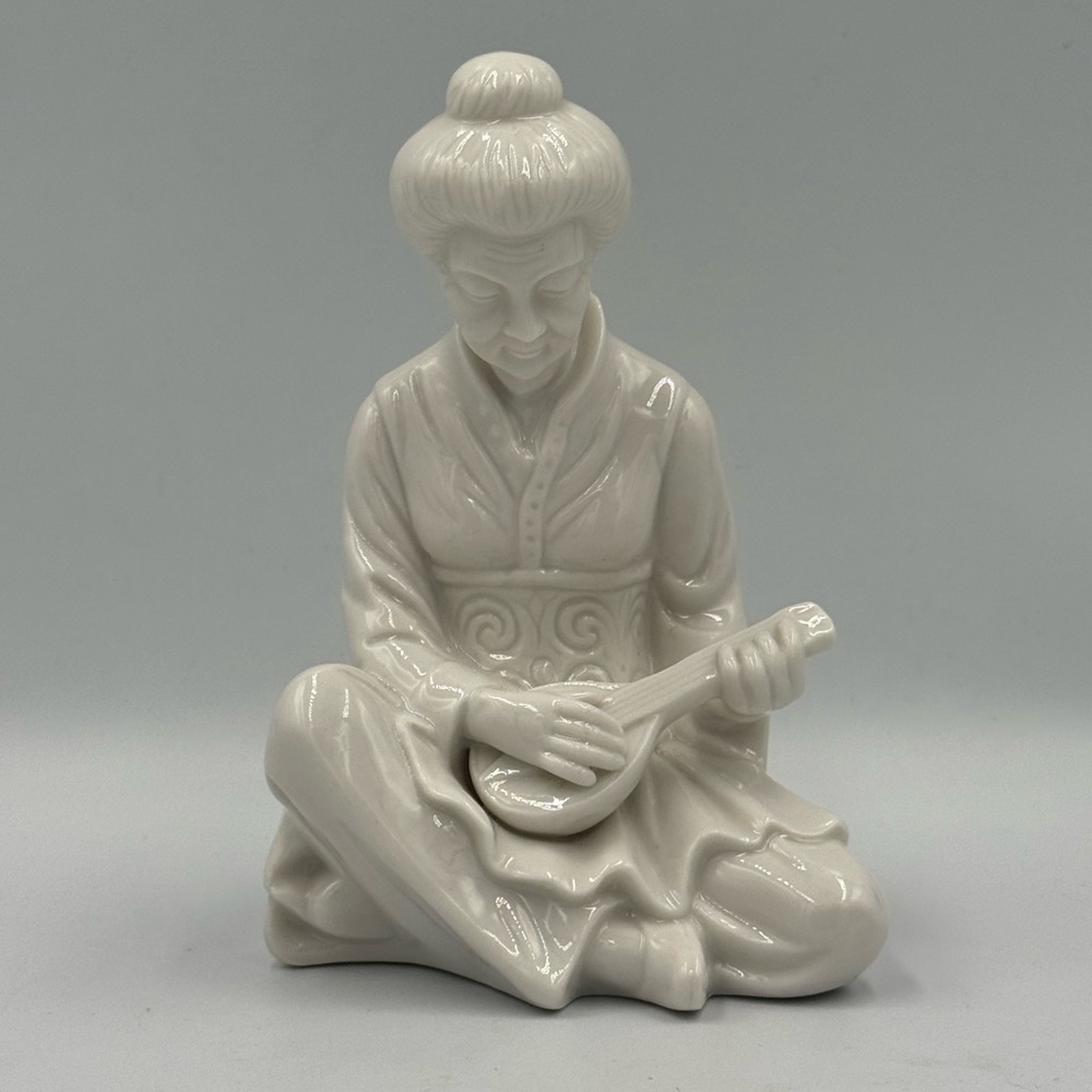 Vintage Porcelain Japanese Geisha Figurine Playing Mandolin